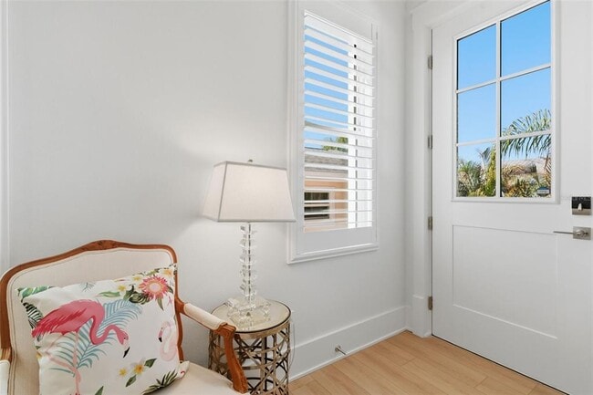 Photo - 345 Bailey St