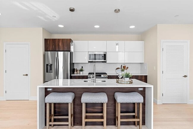 Photo - 124 Warren St Unit 302