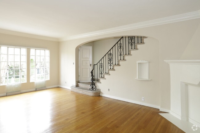 Photo - 600 S Burnside Ave