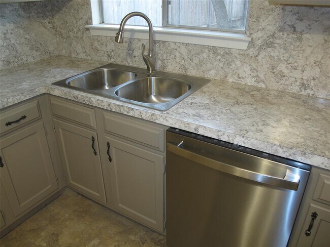 Photo - 4206 Harcourt Dr