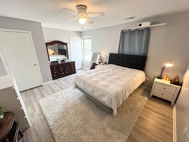 Photo - 15 Colossians Ct