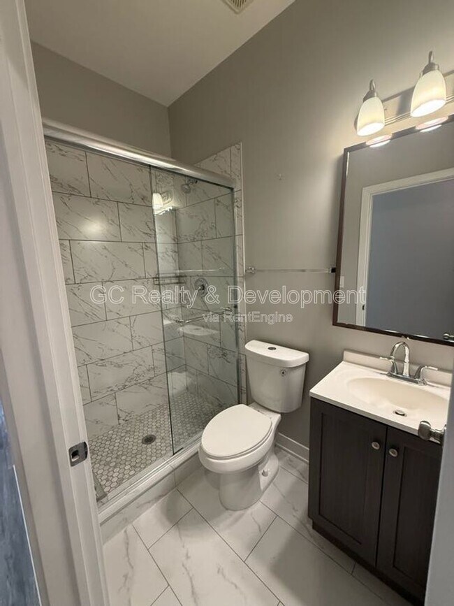 Photo - 4753 S St Lawrence Ave Unit 3