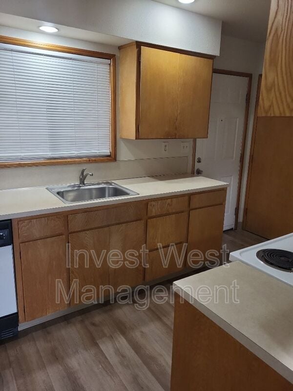 Photo - 6305 Kansas St