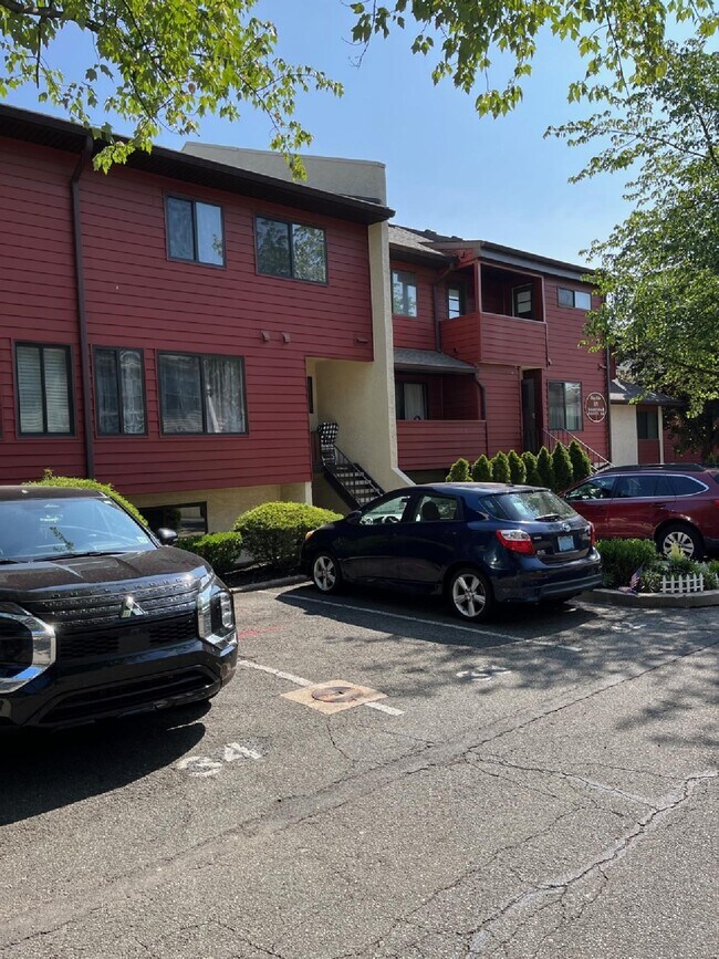 105 River Rd Condo Unit A 1 Condo for Rent in Nutley, NJ