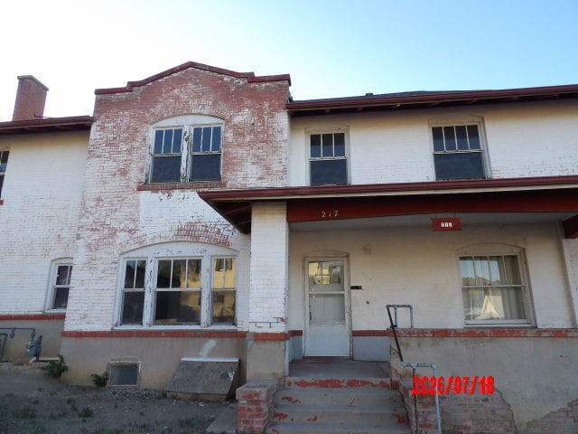 Building Photo - 217 E 3rd St Unit 3