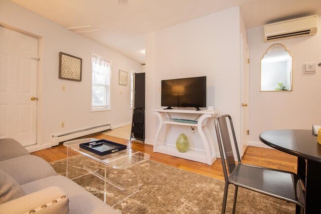 Photo - 2 bedroom in Boton MA 02120 Unit 1