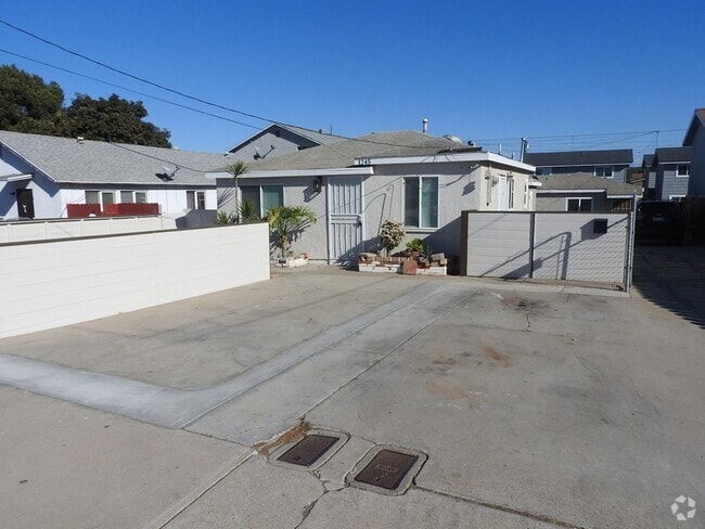 Building Photo - 1245geor Unit 1245 Rental