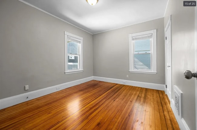 Photo - 381 Adams St Unidad 2