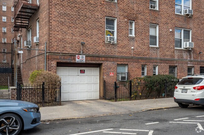 Photo - 90-10 34th Ave