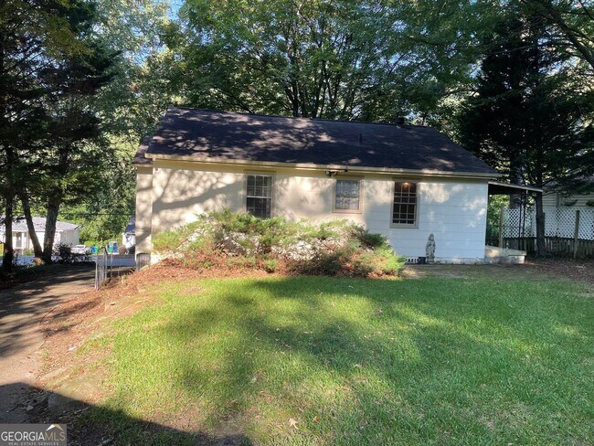 Photo - 1687 Beacon Hill Blvd NE