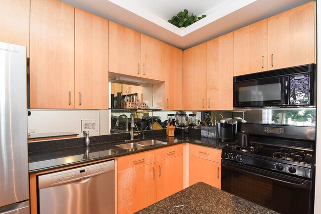 Photo - 212 W Washington St Unidad D2101