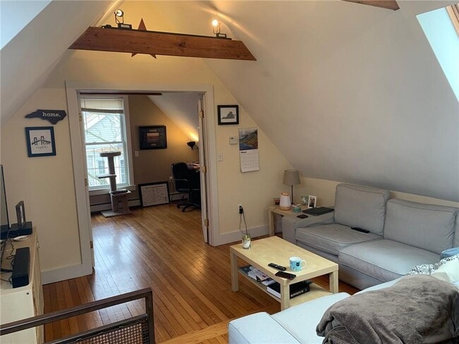 Photo - 27 Young St Unit 2