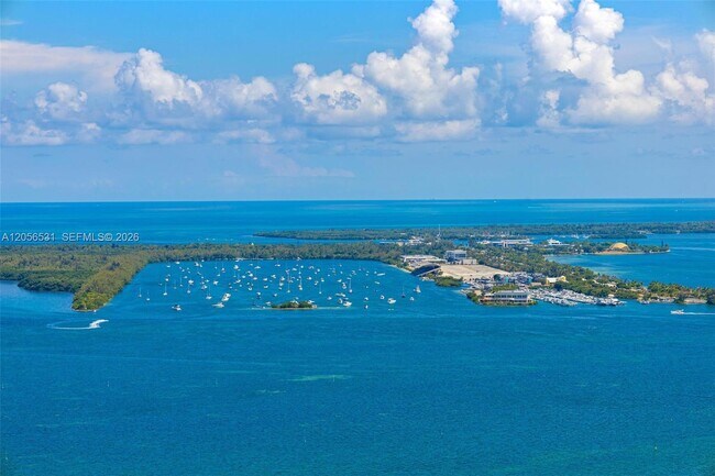 Building Photo - 950 Brickell Bay Dr Unit 2210
