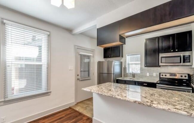 Photo - 868 S Pearl St