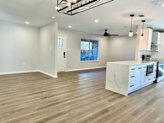 Photo - 7615 Long Meadow Ln