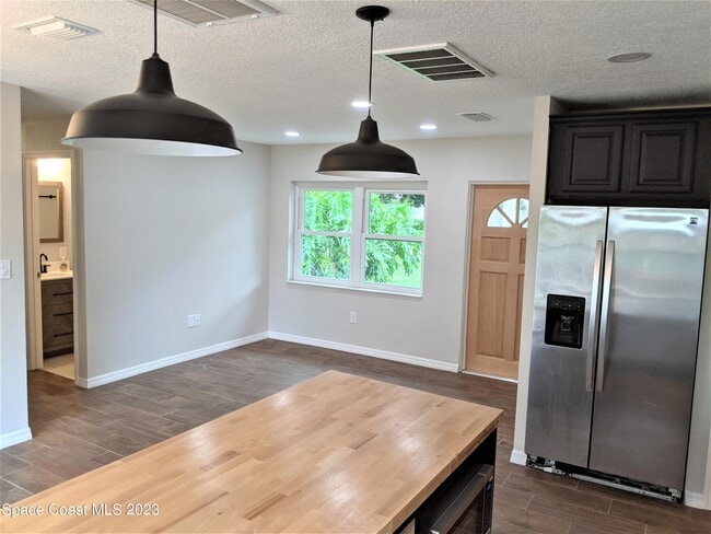 Photo - 6210 Edison St