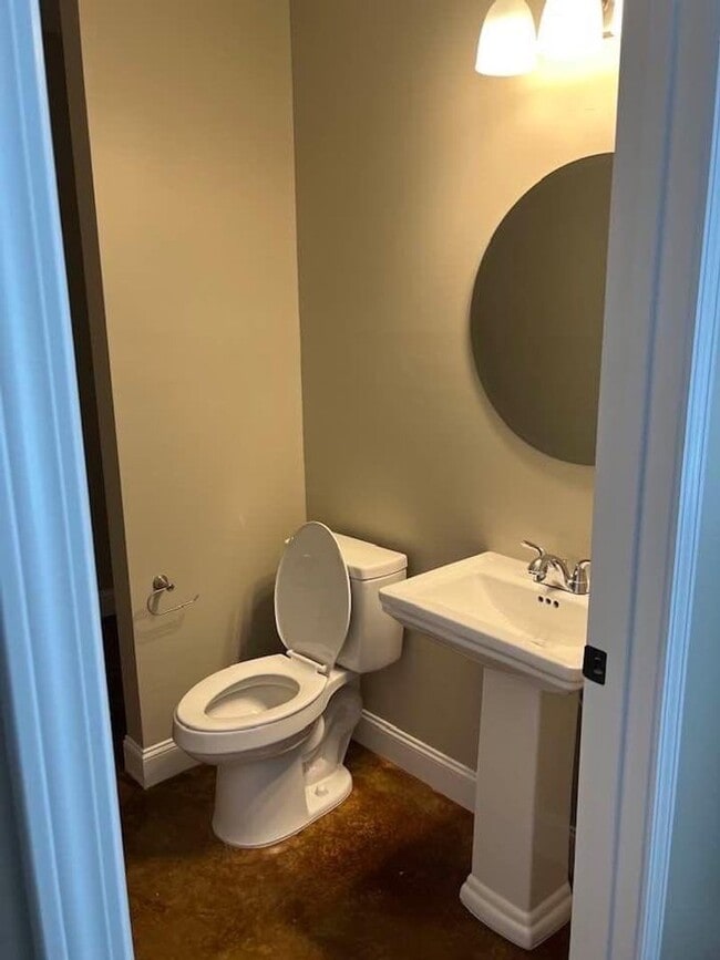 Photo - 313 Broad St