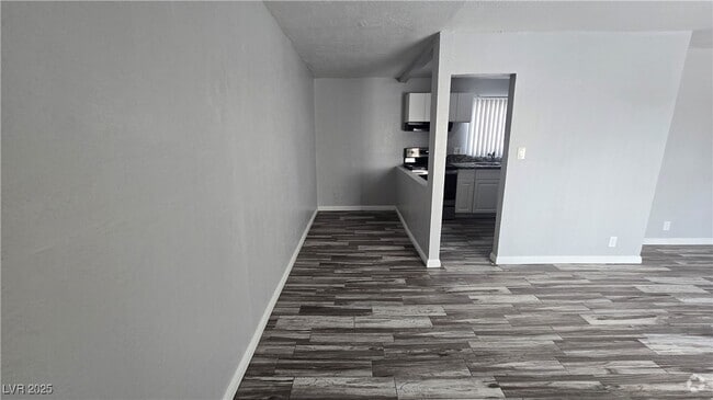 Building Photo - 2105 Sunrise Ave Unit 12 Rental