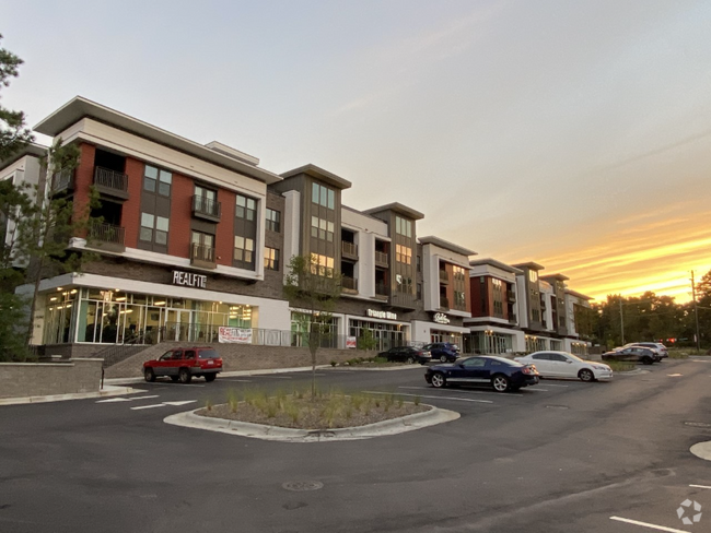 Building Photo - 1540 Dunn Rd Unit 302 Rental
