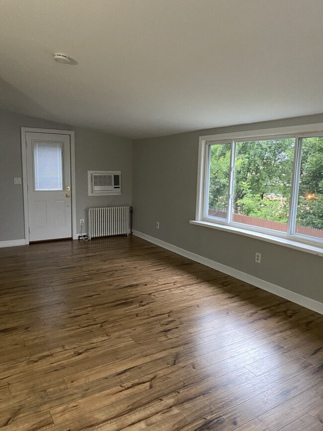 34 Nobile St Unidad Apartment