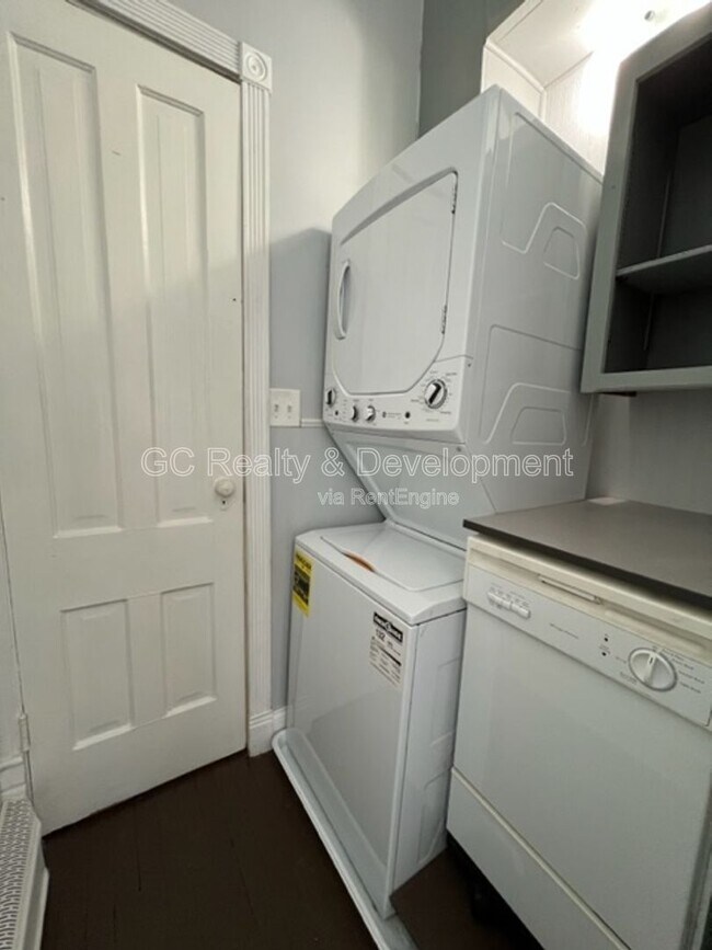 Photo - 220 Main St Unit 2r