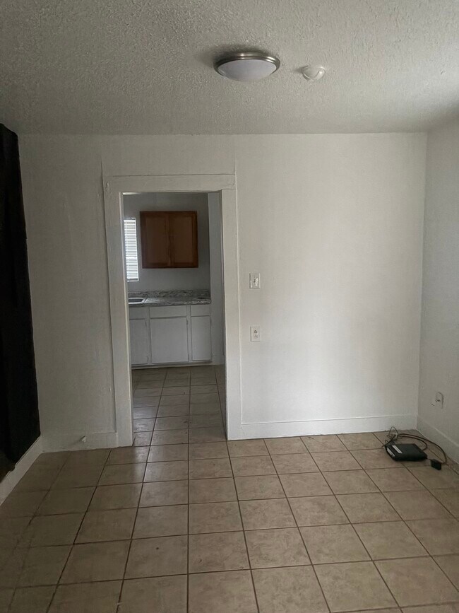 Photo - 1803 49th St