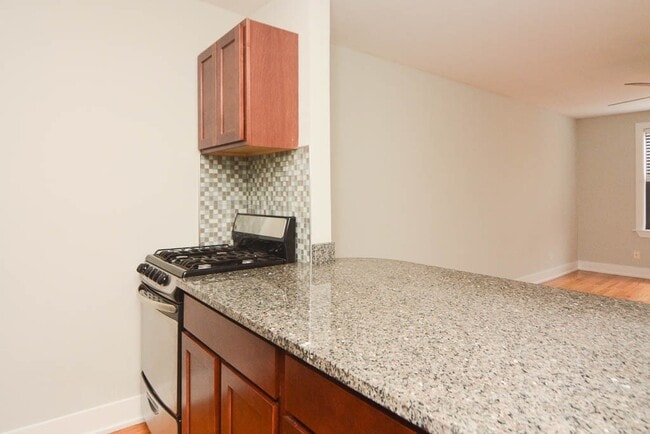 Photo - 450 W Barry Ave Unit 205