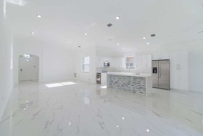 Photo - 5290 SW 134th Ave