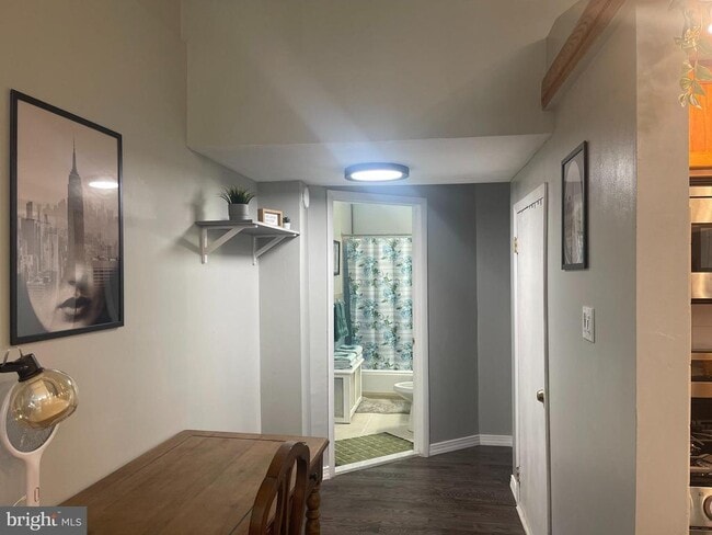 Photo - 949 S 3rd St