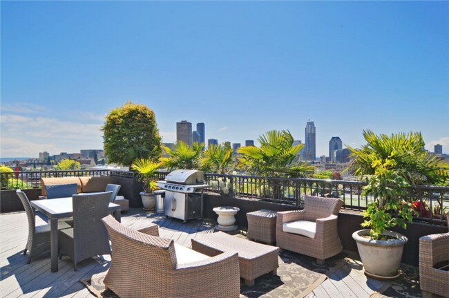 Photo - 1125 E Olive St Unidad 608