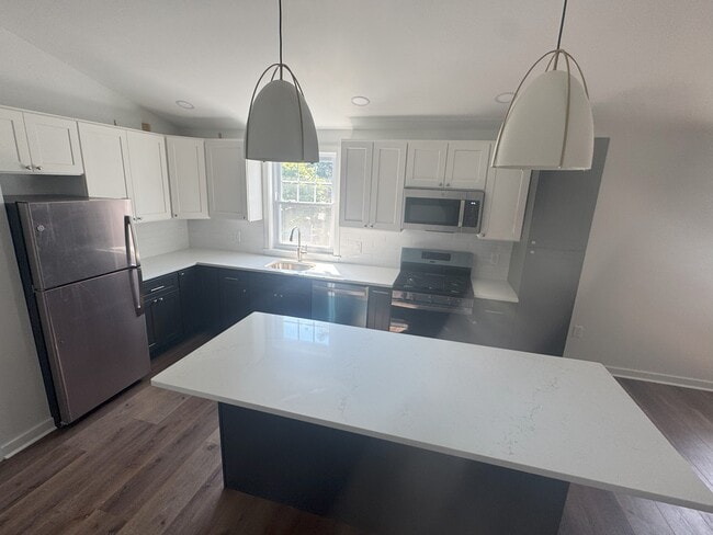 Building Photo - 947 N Providence Rd Rental