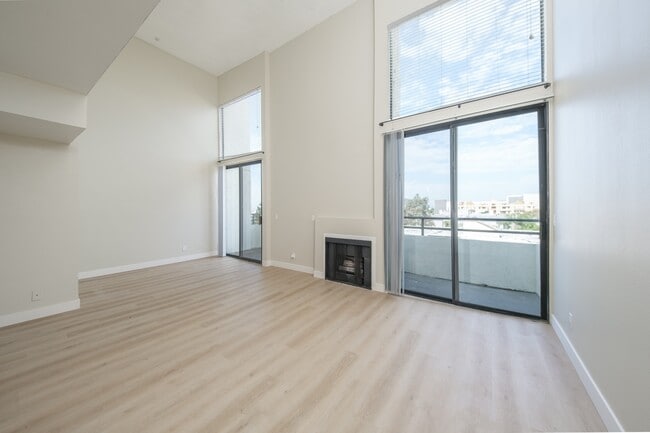 Photo - Palms View Apartments