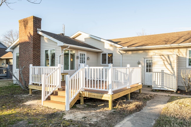 Building Photo - 521 Harbor Rd