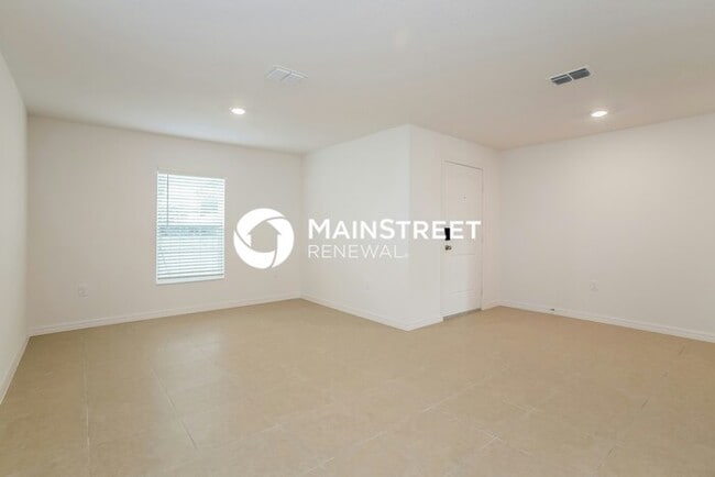 Photo - 4 Bedroom Pet-Friendly Home in Dundee, FL ...