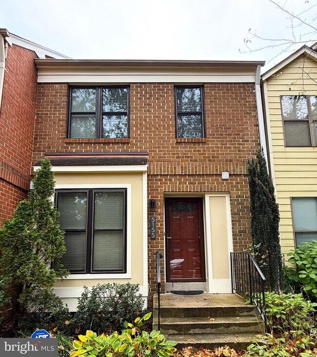 Photo - 5155 King Charles Way