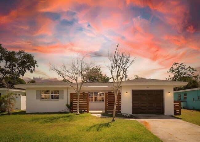 Building Photo - 2491 Coronado Way