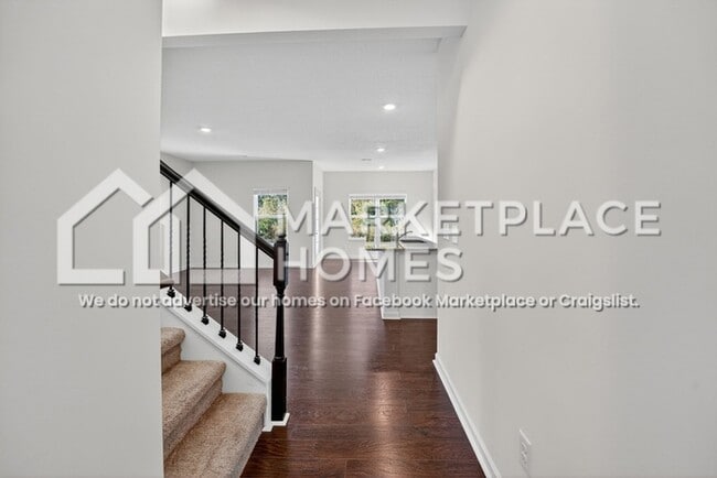 Photo - 305 Eclipse Ln