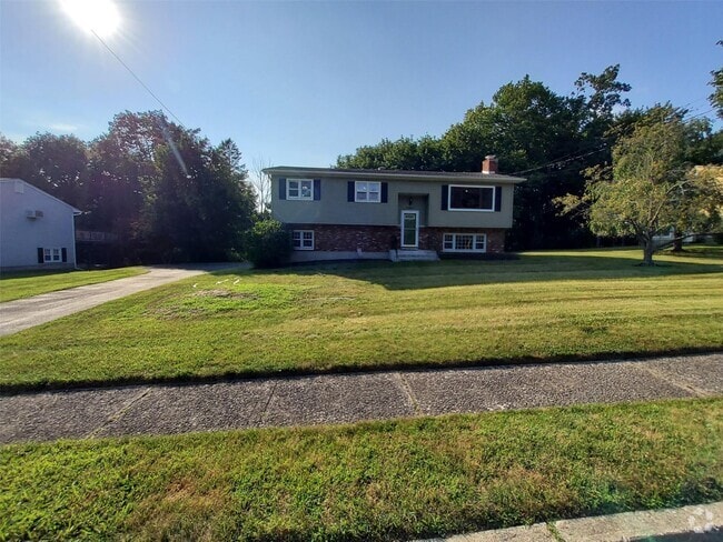 Building Photo - 7 Forestdale Ave Rental
