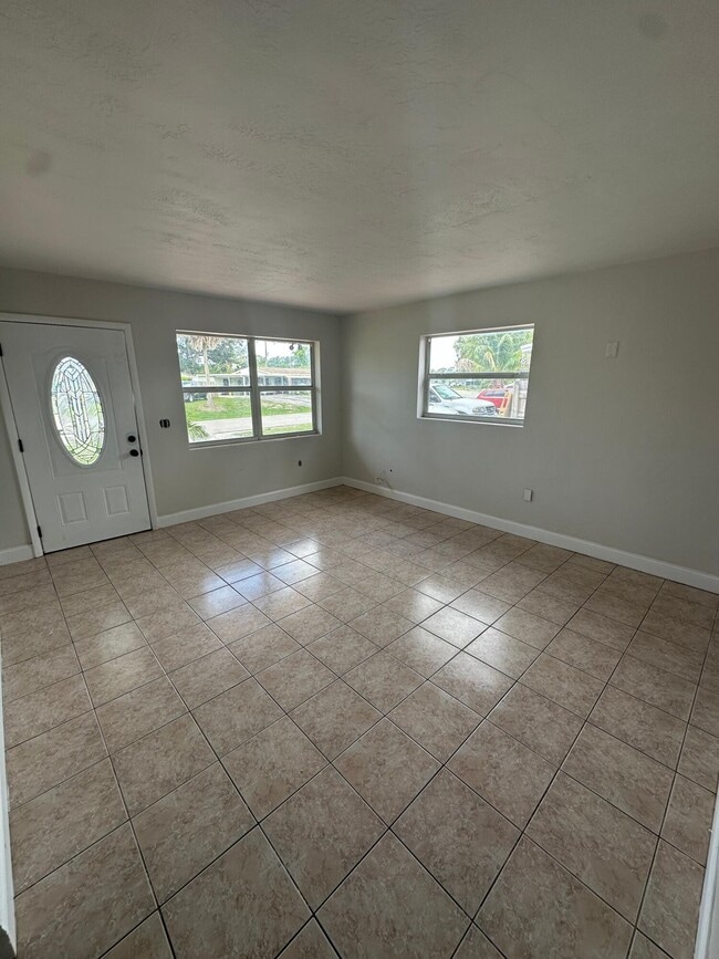 Photo - 775 Snead Cir