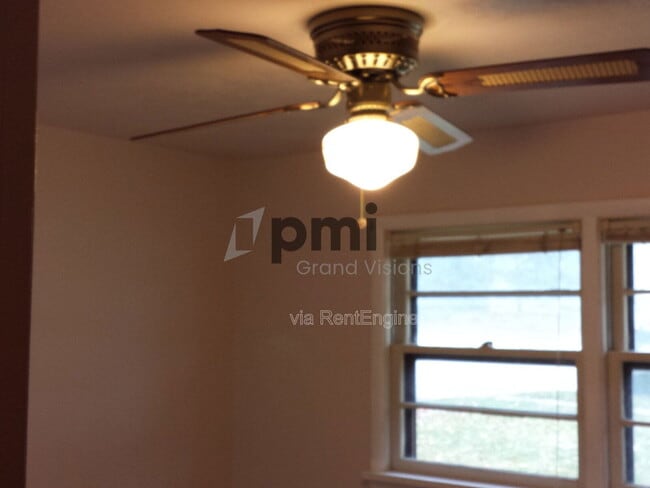 Photo - 1483 Greendell Dr