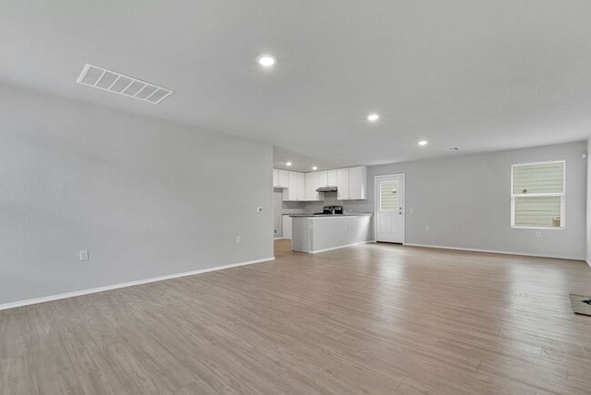 Photo - Charming 3 Bed 2 Bath Home in Mission Del Lago