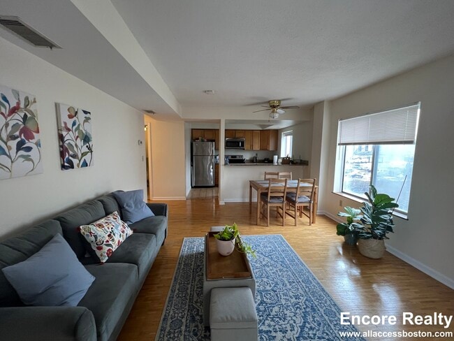 345 Franklin St Unit 407