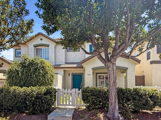 Building Photo - Beautifully Upgraded 3BR/2.5BA Townhome in...
