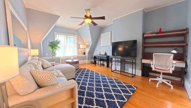 137 Walnut St Unit 3