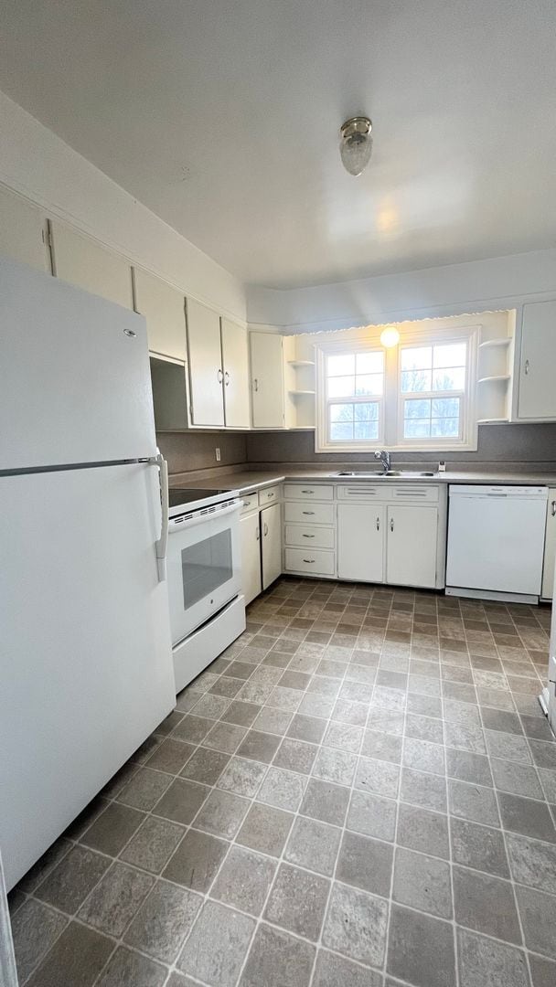 Building Photo - 3 Bedroom/2 Bathroom Home in West Jordan