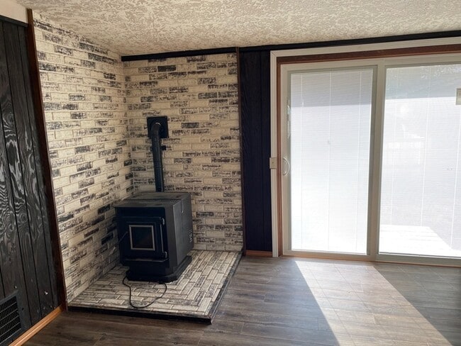 Photo - BEAUTIFUL THREE BEDROOM AT SILVER LAKE