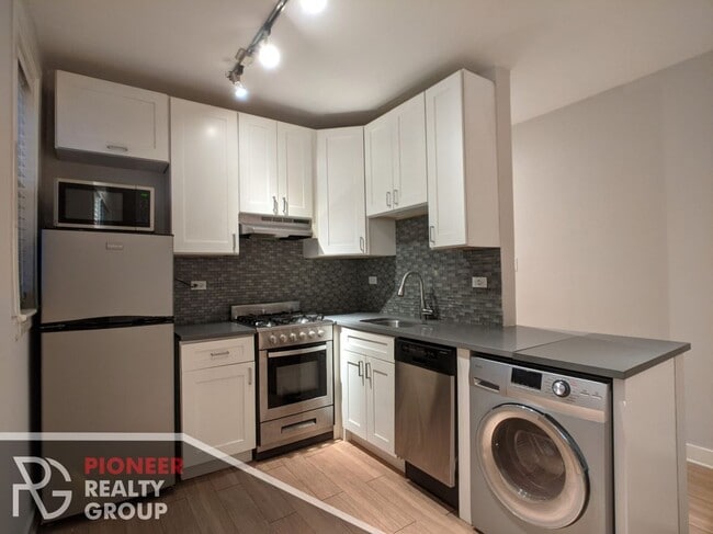 Photo - 511 W Belmont Ave Unit 32