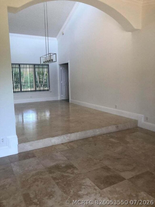 8649 NW 57th Ct