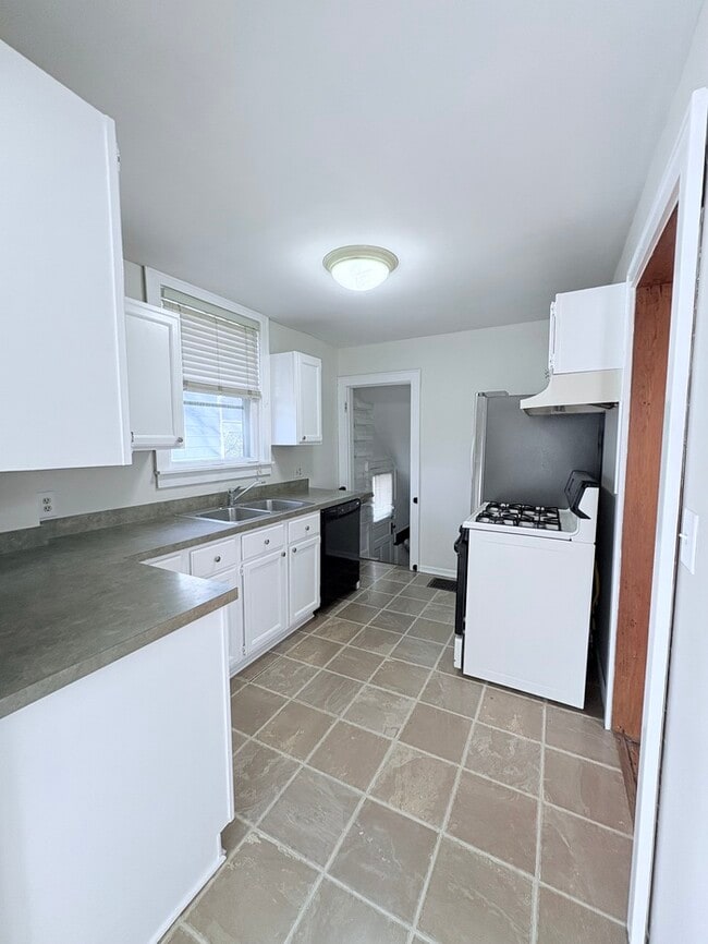 Photo - Charming 2 beds 1 baths in Columbus!