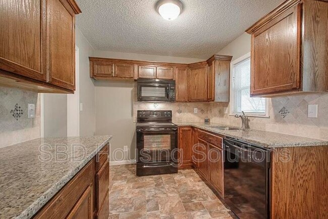 Photo - 8803 E 72nd St